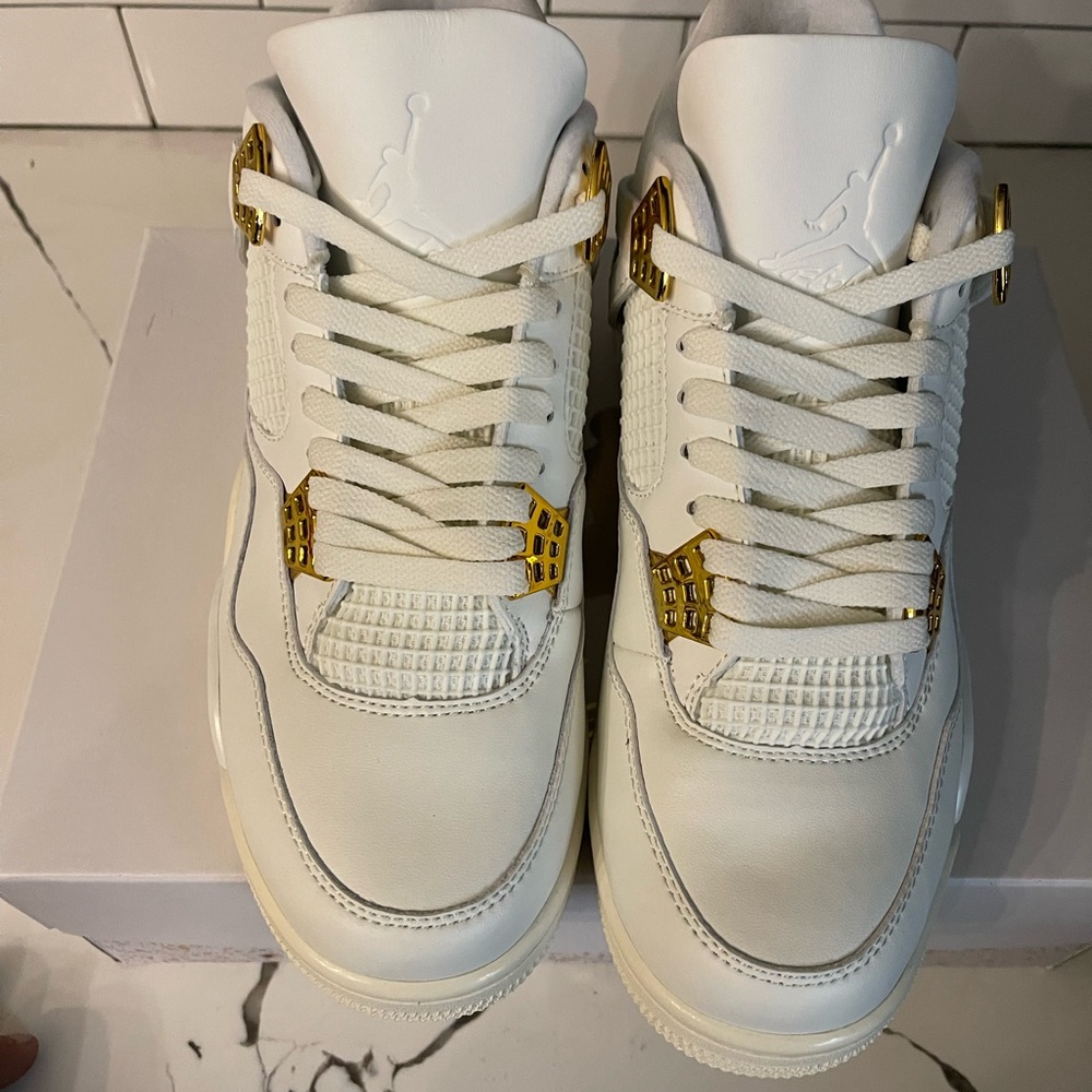 Men’s Jordan Retro 4 Metallic Gold Size 10.5. - Picture 5 of 8